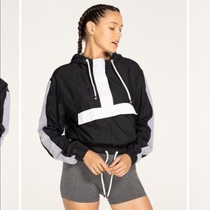 Eleven Pitch windbreaker in black SMALL